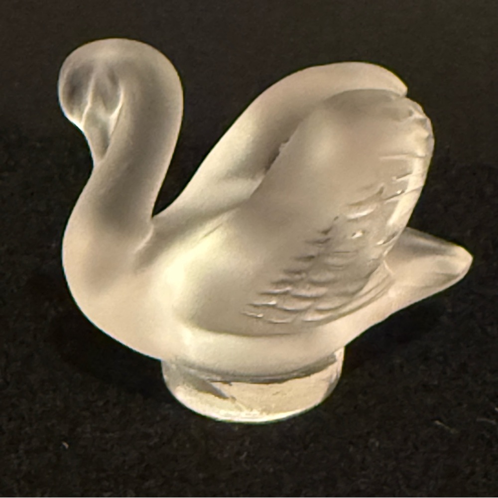 Lalique Frosted Crystal Glass Swan Sculpture Paperweight Signed